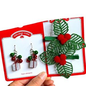 Brand new Christmas Earring and hair clips.